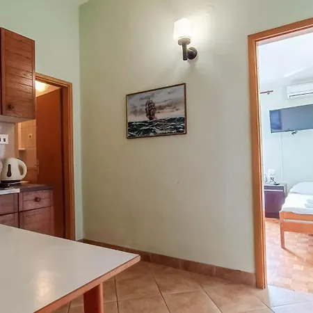 Ines - 15 Meters From The Apartamento Promajna