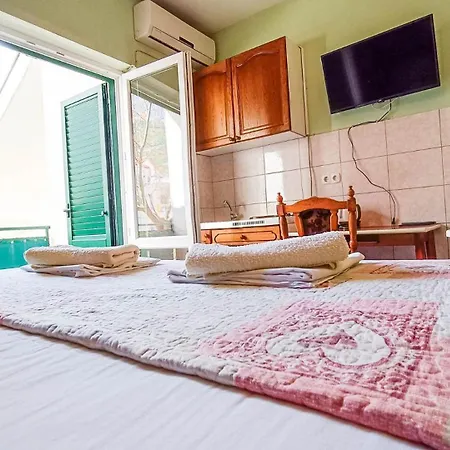 Ines - 15 Meters From The Apartamento Promajna